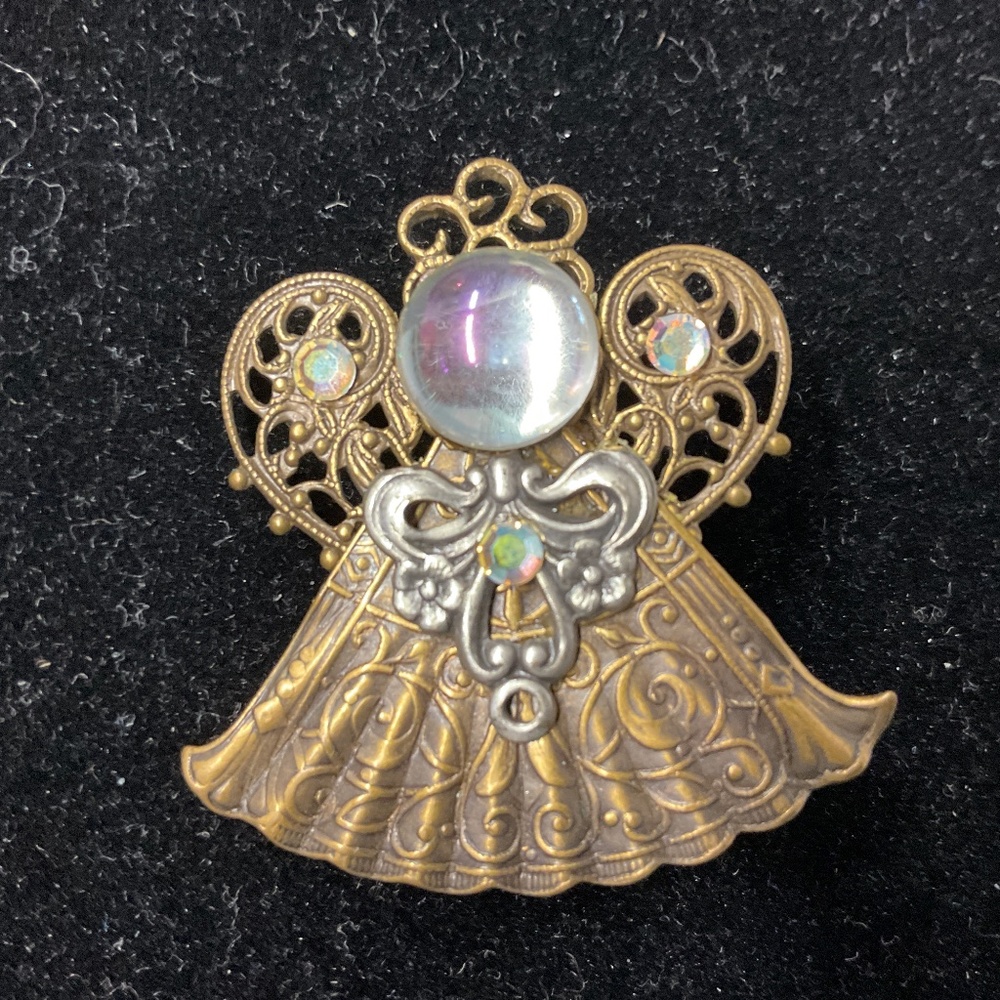 Angel Pin Handmade - Picture 4 of 6